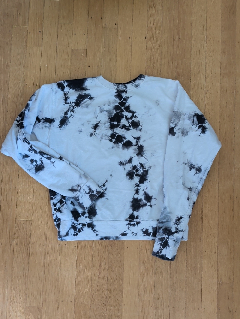 Prince Peter Collection Black & White Tie-Dye Pullover Sweatshirt